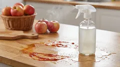 Jak používat jablečný ocet při úklidu domácnosti: kde je účinný, jak ho ředit a kde by se nemělo riskovat.