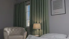 Opravdu pomáhají husté závěsy udržet v domě chlad?