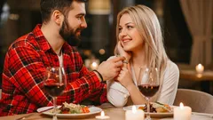 8 skrytých signálů: jak poznat, že se někomu líbíte