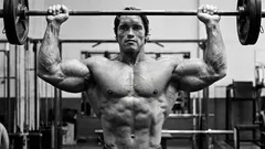 Jak získat V‑tvar postavy: 5 cviků na širší ramena a horní záda