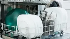 Čtyři kuchyňské předměty, které by se neměly mýt v myčce.