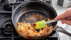 Jak vyčistit připálený hrnec za 10 sekund: trik, který používají v restauracích
